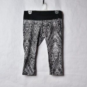 Nike Epic Run Printed Dri-fit Capri Pants Leggings Black Gray Medium